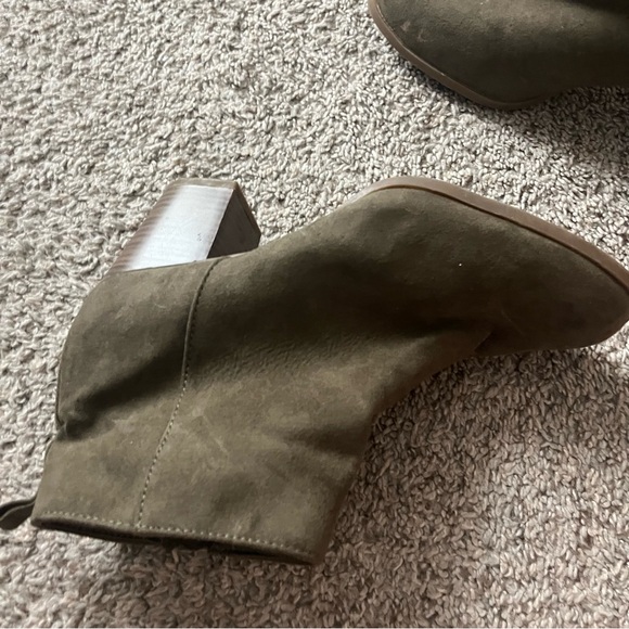 BOOTIES - Picture 3 of 9